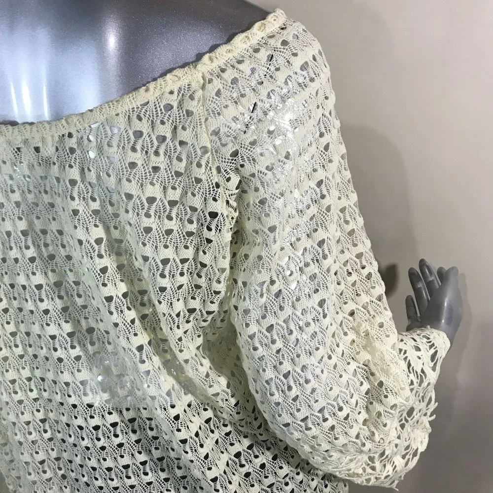Umgee Women's Medium Open Knit Tunic Top Creamy Beige Off White Lace Detail Bell